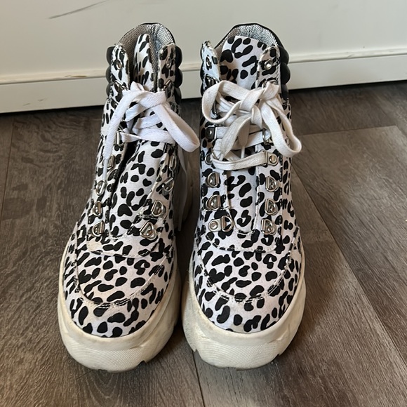 Platform Shoes - Picture 3 of 3